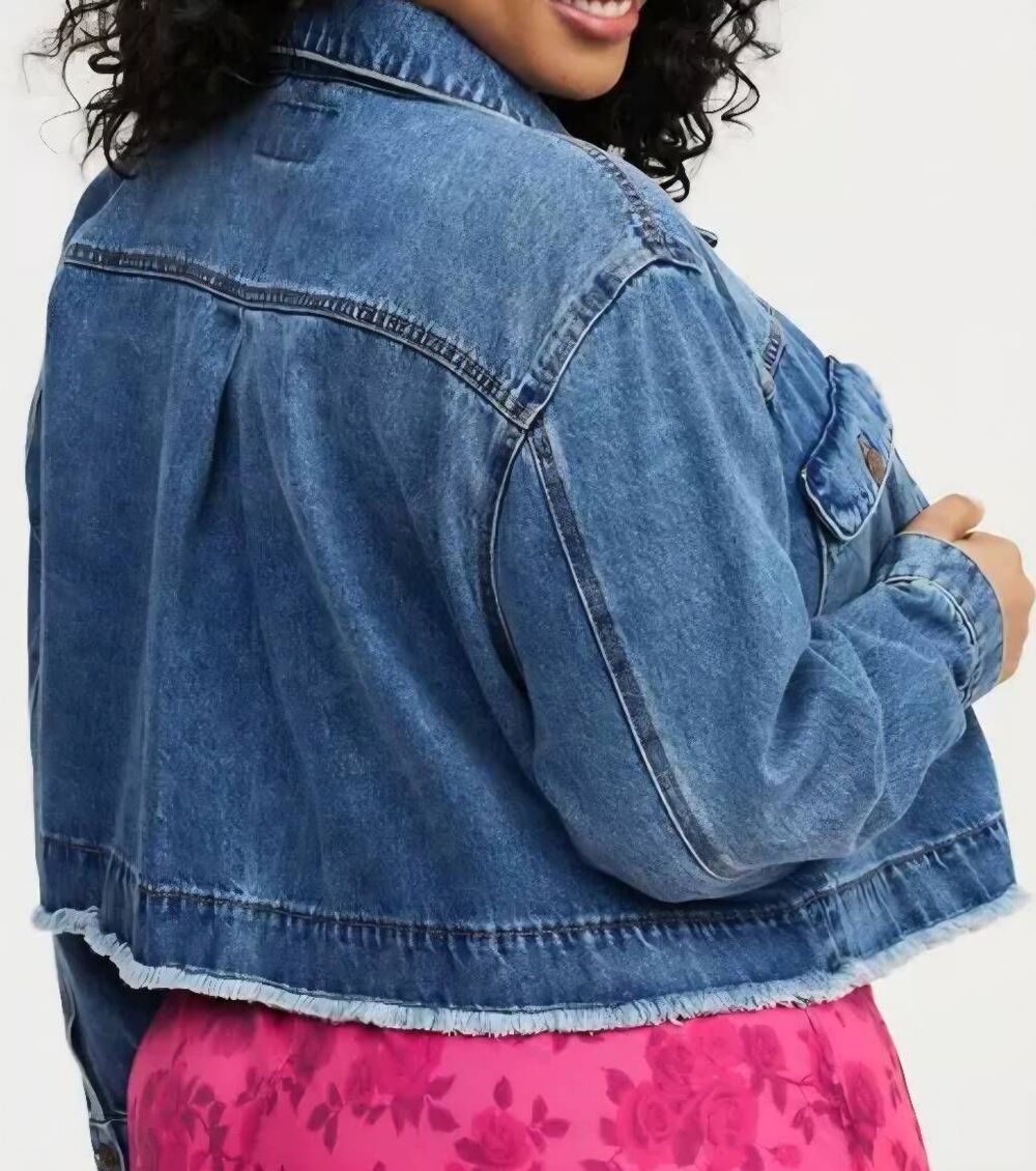 NWT Torrid Jacket Women's 3X Blue Rigid Denim Pleated Vintage Trucker Jean - Picture 6 of 6